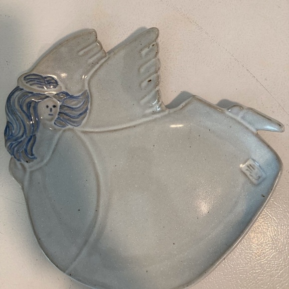 Erickson Flying Angel Platter Grey W/ Blue Hair Angel Pottery Blue and Grey NWOT - Picture 3 of 11